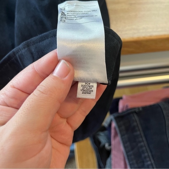 NEW Vince Stretch Suede Split Hem Crop Pant in Navy Blue Lamb Leather XS - Picture 6 of 6